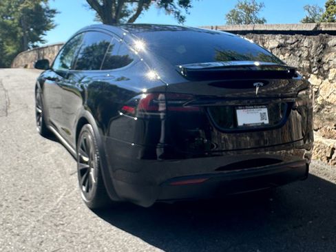 Used 2022 Tesla Model X image 12