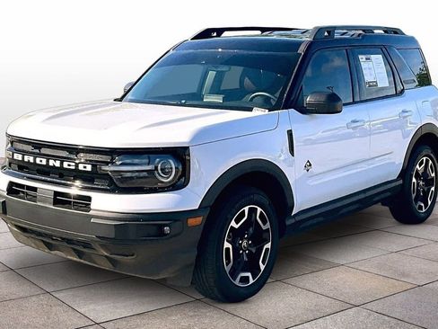Used 2024 Ford Bronco Sport Outer Banks w/ Tech Package AWD/4WD image 12