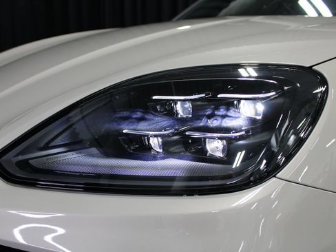 New 2025 Porsche Cayenne GTS image 15