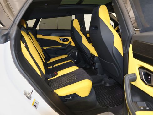 Used 2022 Lamborghini Urus image 61