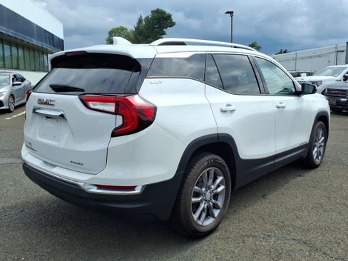 Used 2023 GMC Terrain SLT AWD/4WD image 3