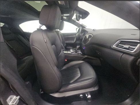 Used 2023 Maserati Ghibli Modena image 10