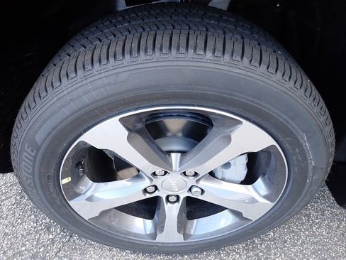 New 2025 Jeep Grand Cherokee Limited w/ MOPAR Finishing Package image 11