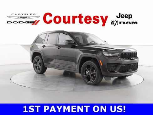 Certified 2023 Jeep Grand Cherokee Altitude image 1