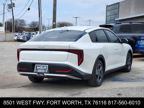 New 2026 Kia K4 LXS image 4