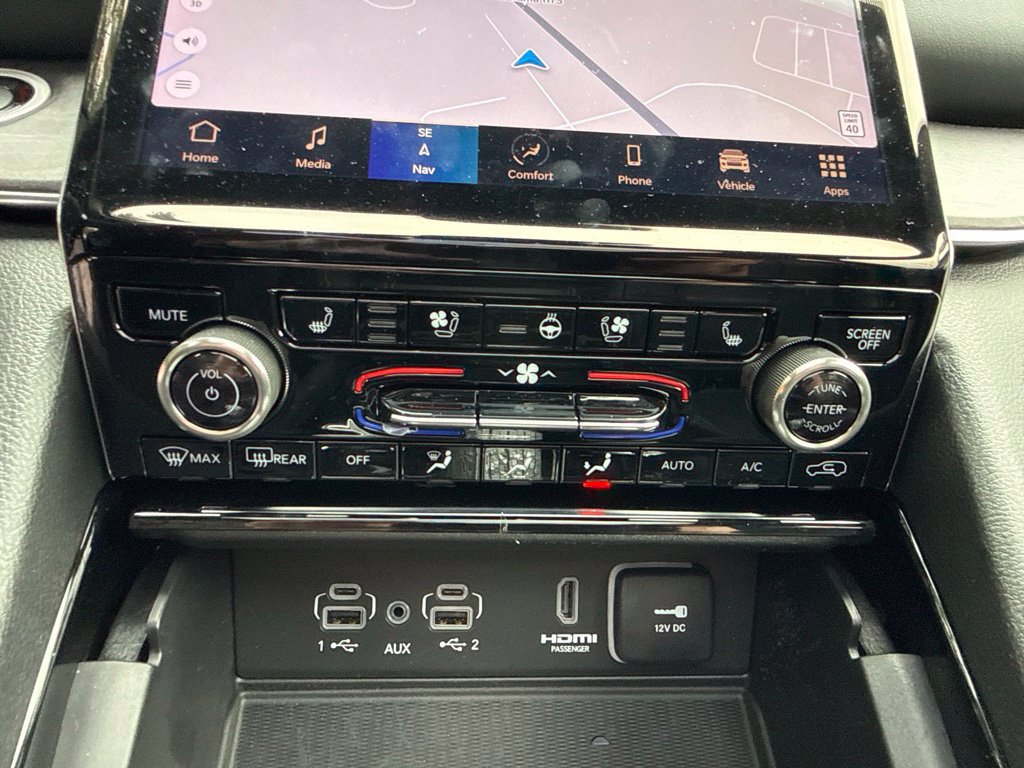 Used 2023 Jeep Grand Cherokee Overland w/ Luxury Tech Group IV AWD/4WD image 33