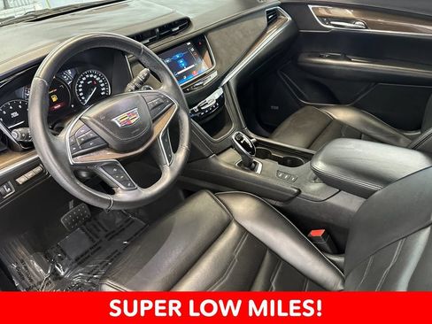 Used 2018 Cadillac XT5 Platinum w/ Driver Assist Package AWD/4WD image 9