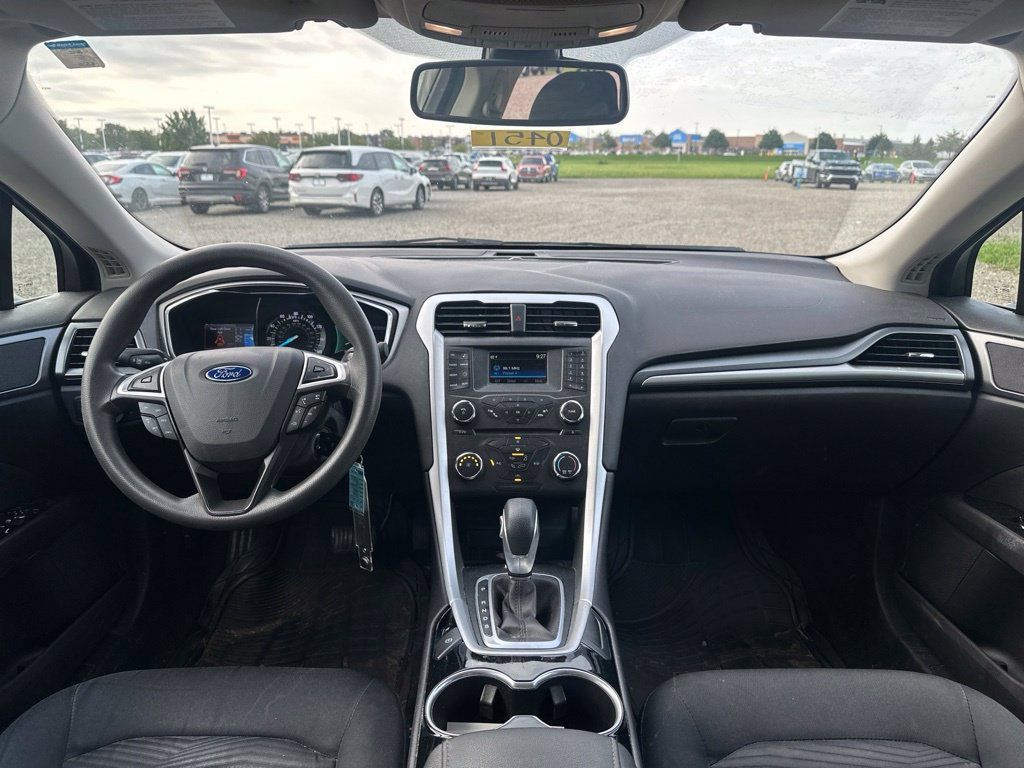 Used 2016 Ford Fusion SE FWD image 18