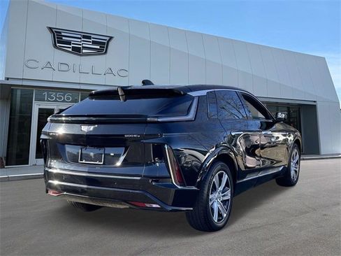 Used 2024 Cadillac Lyriq Tech image 5