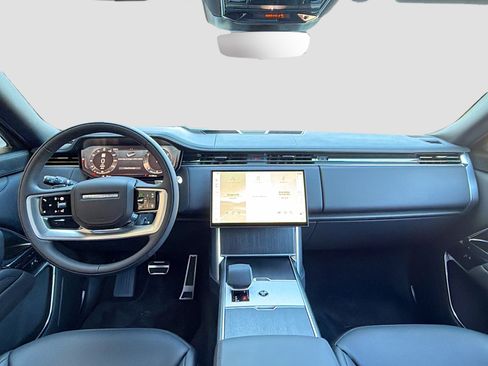 New 2025 Land Rover Range Rover Long Wheelbase SE image 17