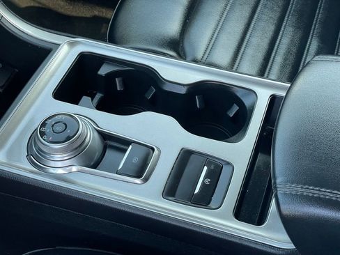 Used 2023 Ford Edge SEL image 21