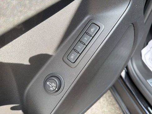 Certified 2024 Chevrolet Equinox Premier image 25