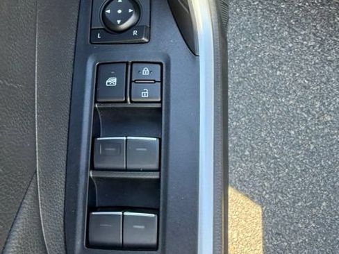 Used 2025 Toyota RAV4 XLE AWD/4WD image 16