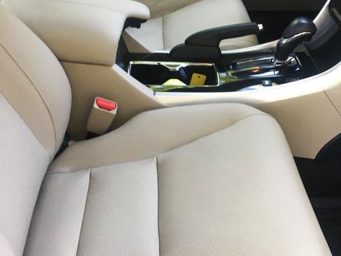 Used 2017 Honda Accord Touring image 23