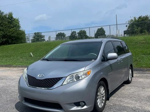 Used 2011 Toyota Sienna XLE w/ Premium Pkg FWD image 1