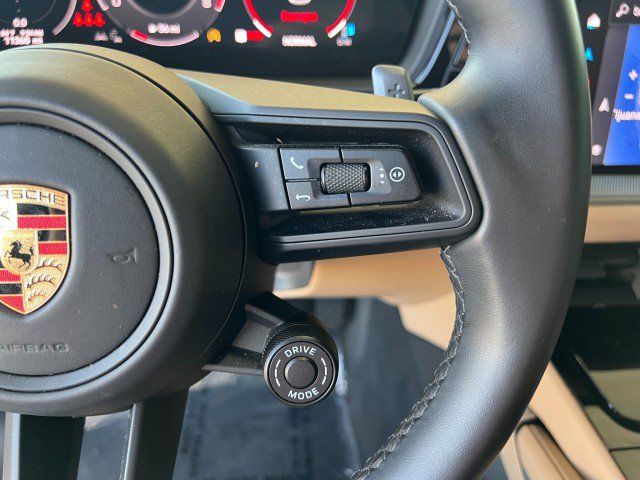 Used 2024 Porsche Cayenne Coupe AWD/4WD image 27