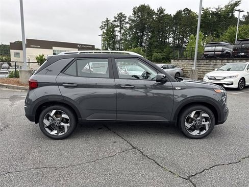 New 2025 Hyundai Venue Limited image 8