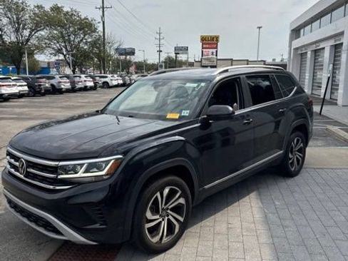 Used 2023 Volkswagen Atlas SEL AWD/4WD image 18