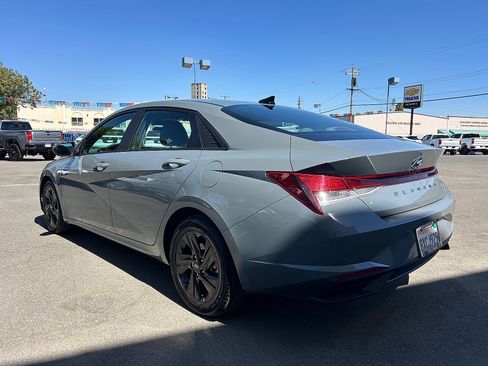 Used 2021 Hyundai Elantra SEL FWD image 5