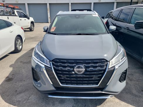 Used 2022 Nissan Kicks SV FWD image 4