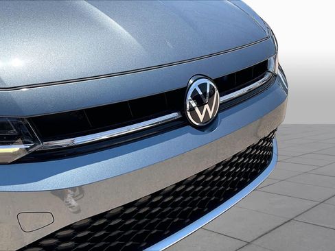 Used 2025 Volkswagen Jetta SE FWD image 30