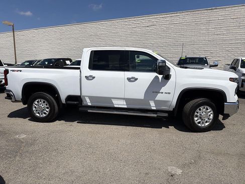 Used 2025 Chevrolet Silverado 2500 LTZ AWD/4WD image 4