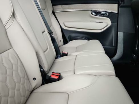 Used 2026 Volvo XC90 B6 Plus w/ Protection Package Premier AWD/4WD image 36