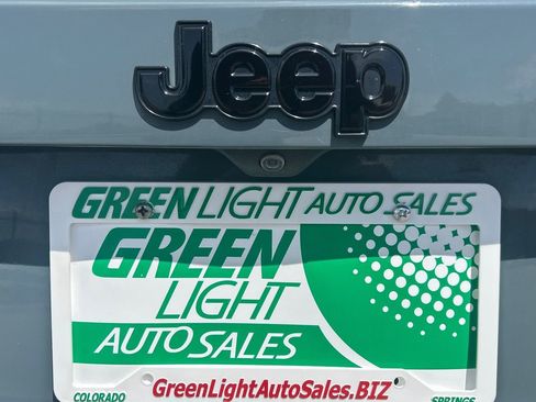Used 2017 Jeep Renegade Altitude FWD image 18