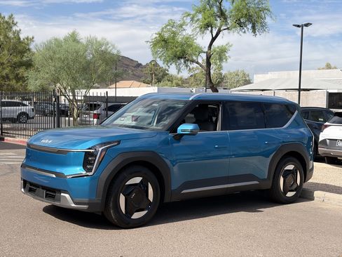New 2026 Kia EV9 Wind AWD/4WD image 6