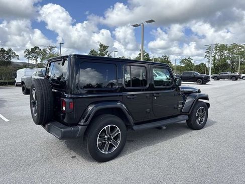 Used 2023 Jeep Wrangler Unlimited Sahara w/ Cold Weather Group AWD/4WD image 3