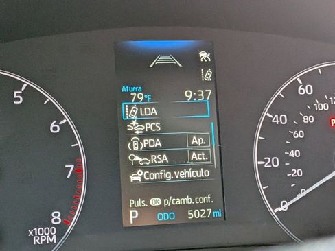 Used 2025 Toyota Corolla LE FWD image 5