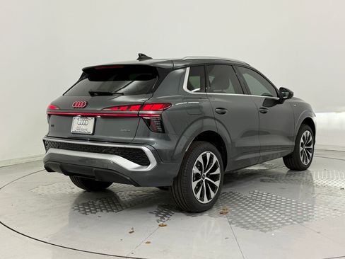 New 2026 Audi Q3 quattro 2.0T image 9