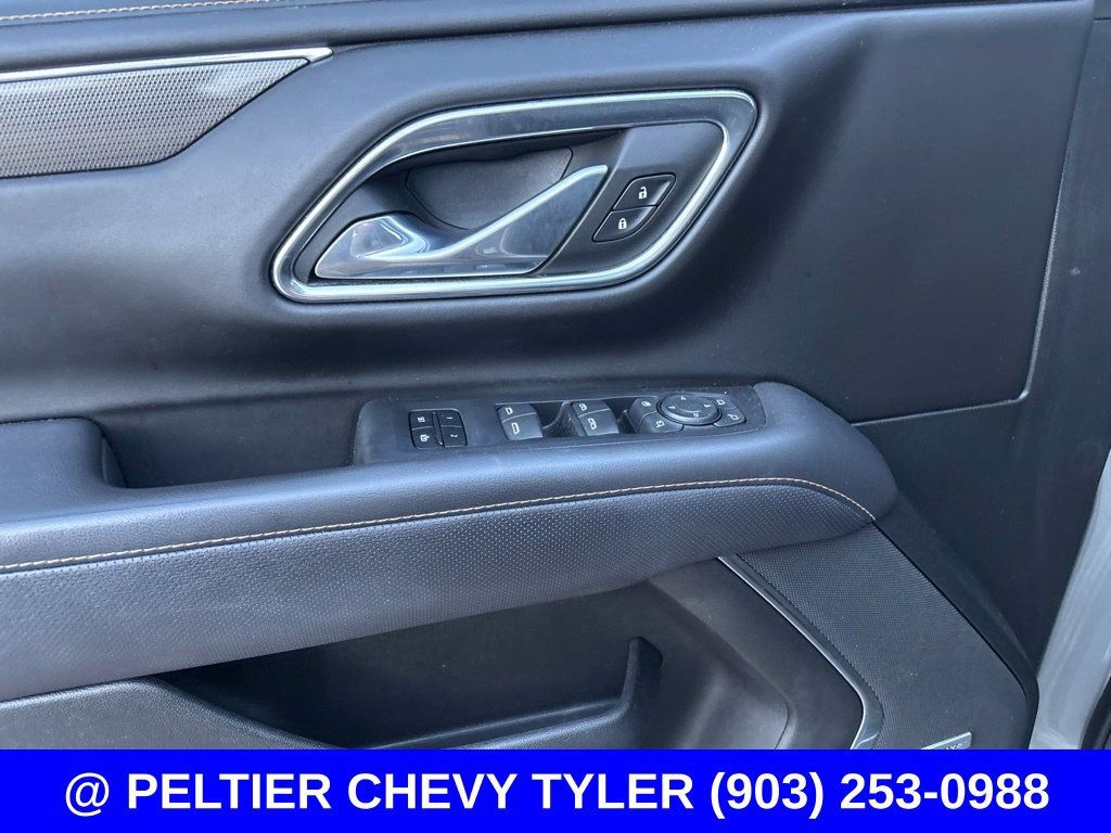Used 2023 GMC Yukon XL AT4 w/ AT4 Premium Package AWD/4WD image 12
