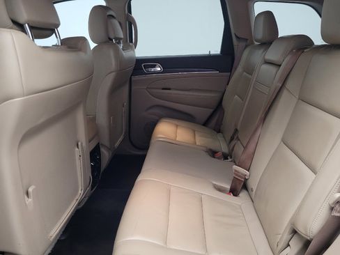 Used 2018 Jeep Grand Cherokee Limited AWD/4WD image 18