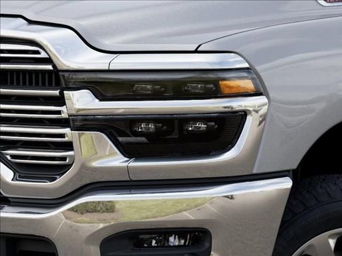 New 2026 RAM 2500 Laramie AWD/4WD image 10