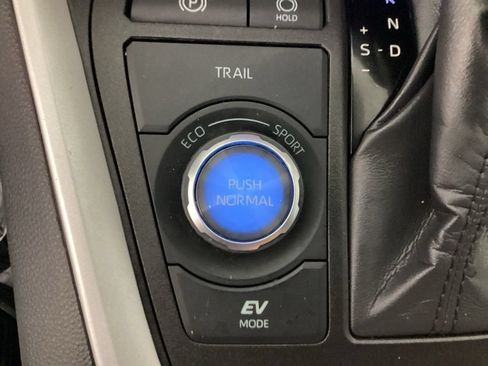 Used 2024 Toyota RAV4 XSE w/ Advanced Technology Package AWD/4WD image 28
