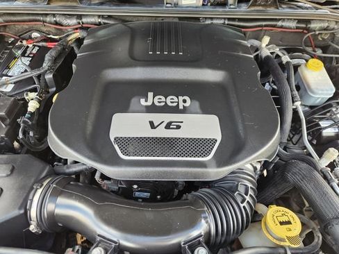 Used 2017 Jeep Wrangler Unlimited Sport w/ Quick Order Package 24S AWD/4WD image 29
