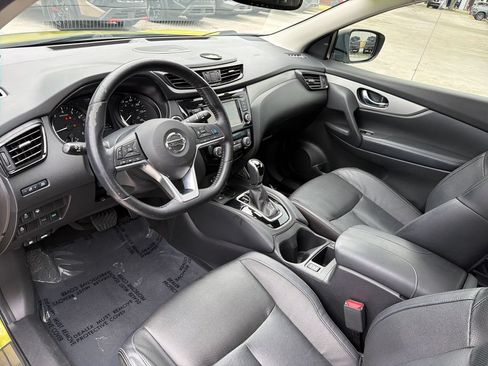 Used 2020 Nissan Rogue Sport SL w/ Premium Package FWD image 14