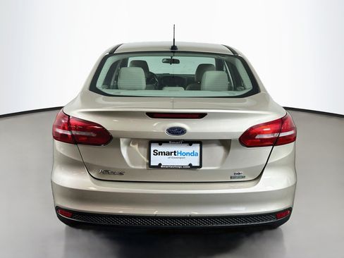 Used 2017 Ford Focus SE FWD image 6