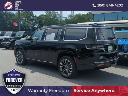 Used 2023 Jeep Grand Wagoneer Series III AWD/4WD image 4
