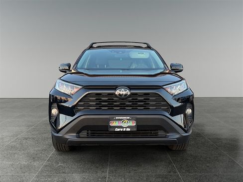 Used 2020 Toyota RAV4 XLE w/ XLE Grade Weather Package AWD/4WD image 9