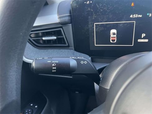 Used 2025 Nissan Kicks SV w/ Illumination Package image 24