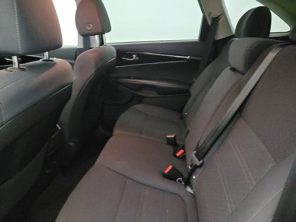 Used 2019 Kia Sorento AWD image 18