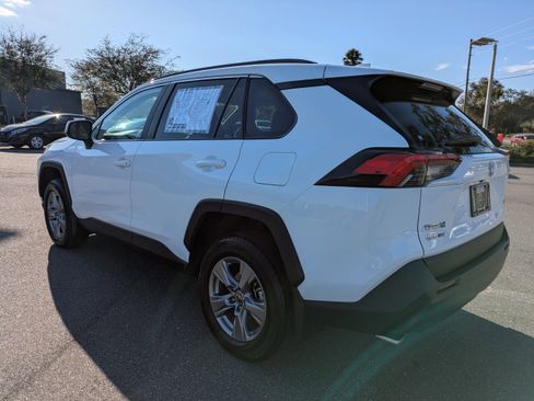 Used 2025 Toyota RAV4 XLE image 6