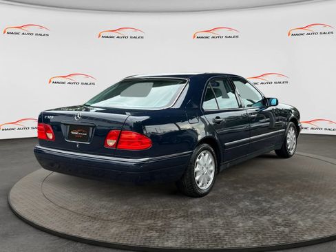Used 1999 Mercedes-Benz E 320 Sedan image 10