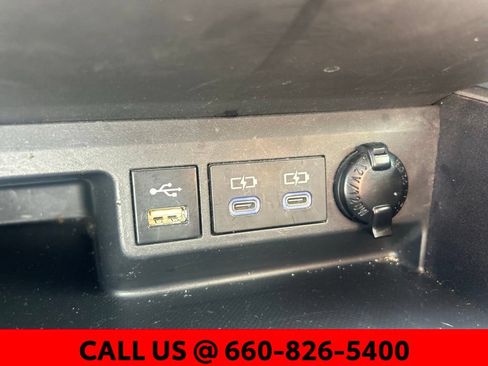 Used 2022 Toyota Highlander XLE AWD/4WD image 17