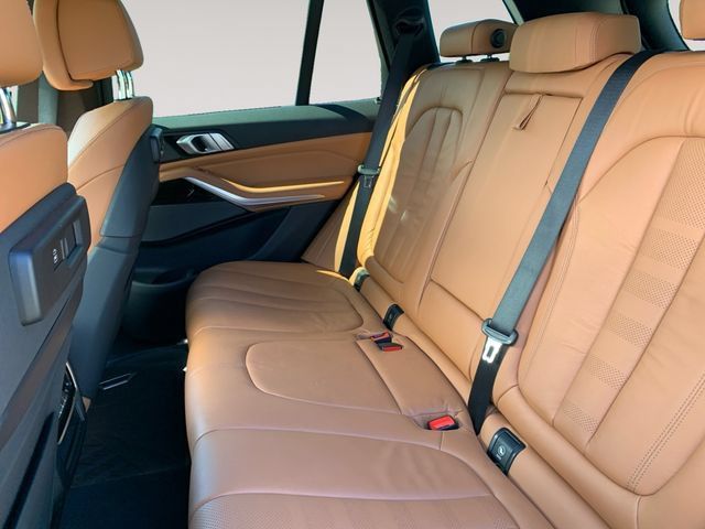Used 2019 BMW X5 xDrive40i w/ M Sport Package AWD/4WD image 13