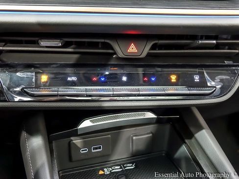 New 2025 Buick Envision Avenir image 17