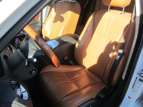 Used 2017 Jaguar XJ R-Sport image 20