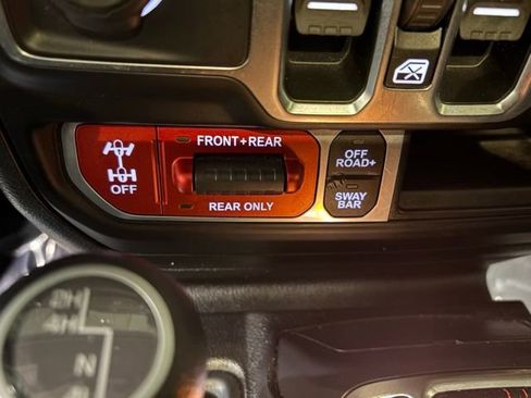 Used 2020 Jeep Gladiator Rubicon image 12